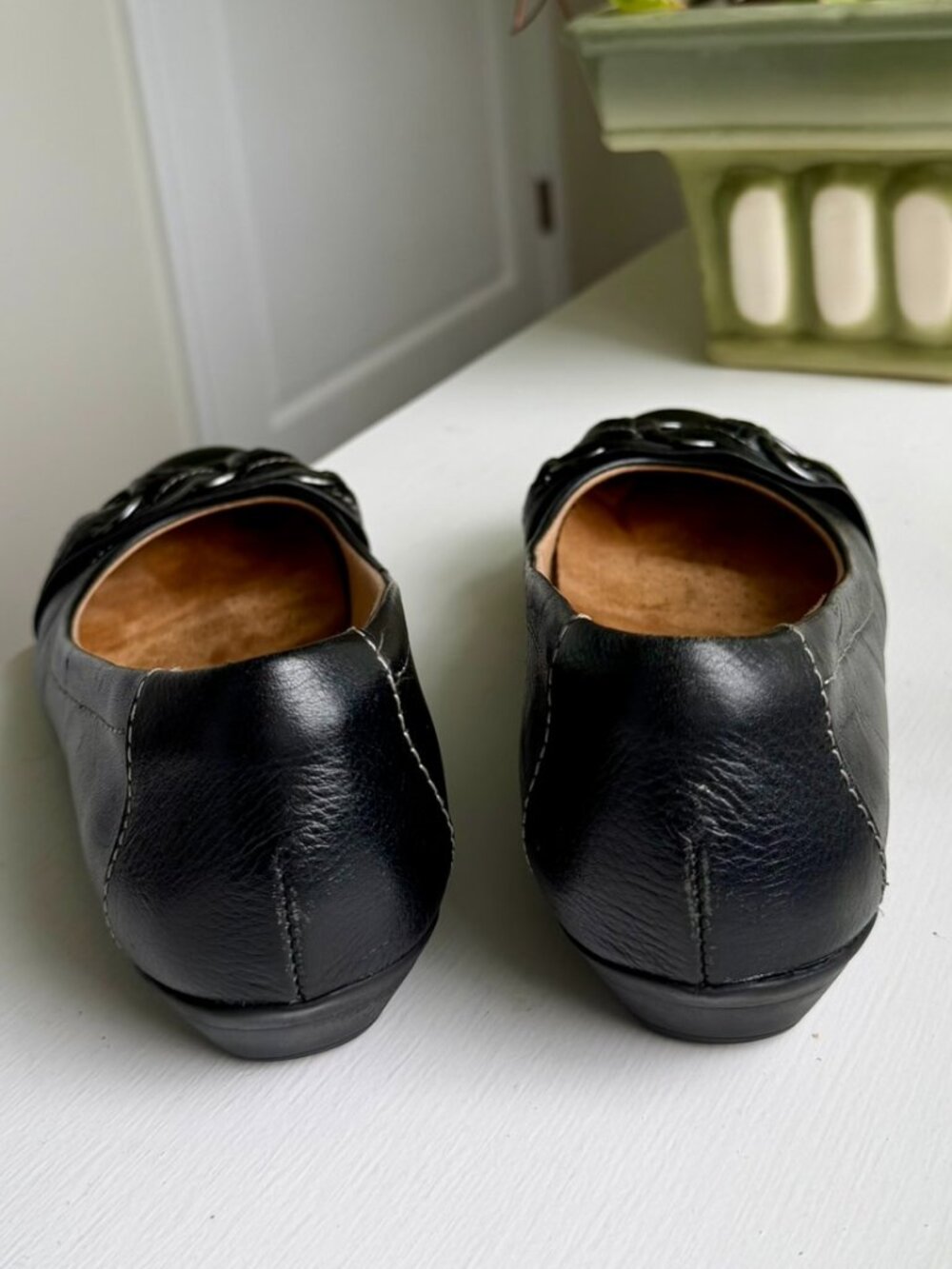 SoftSpots Black Leather Comfort Flats – Braided Leather/Silver Accent – Size 7M - Picture 6 of 15
